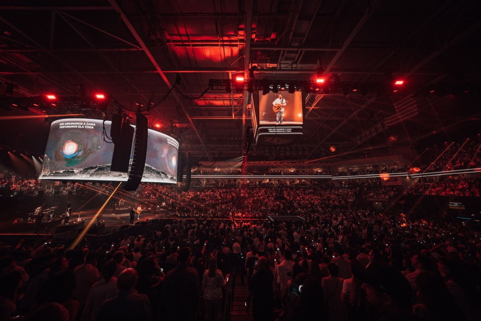 Addition Financial Arena cheia em Orlando